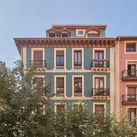 Ξενοδοχείο με διαμερίσματα Enea Living